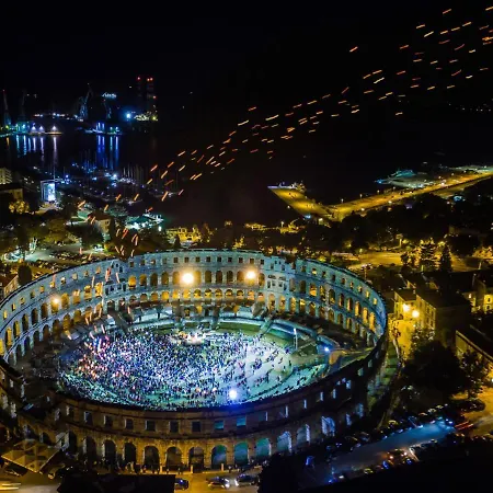 Pula 5 דירה