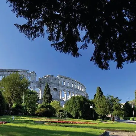 Lägenhet 5 Pula
