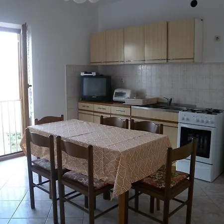 Apartment Pula 5 *