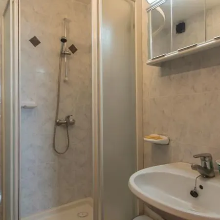 Apartment Karolina III 11098 * プーラ